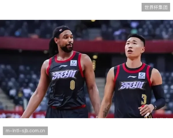 萨林杰的内线牵制力为深圳队创造外线空间，成为逆转关键战术点。